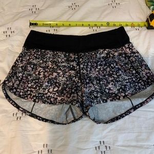 LULULEMON Speed Up 4” Short. Size 6.  Very good condition